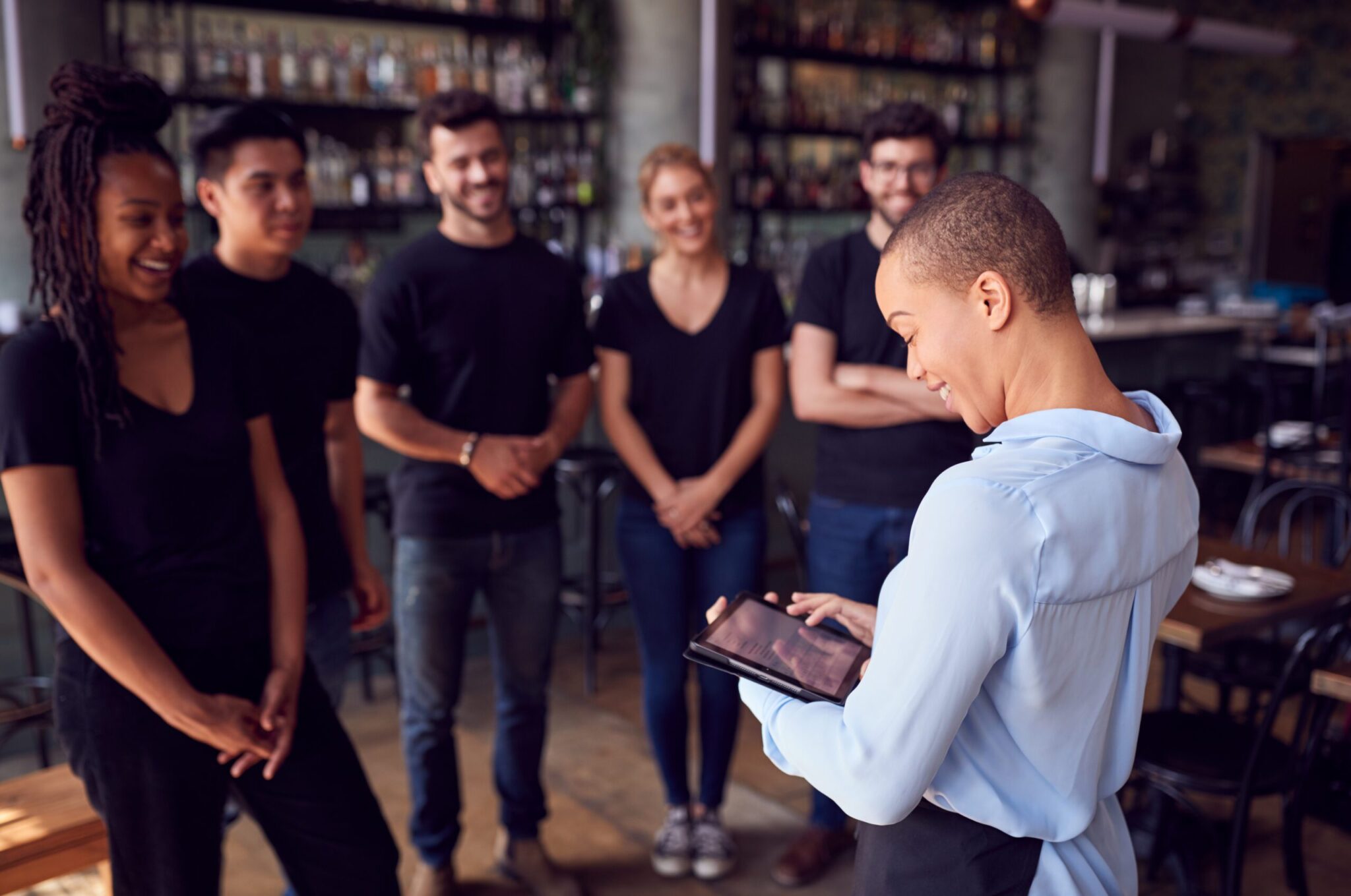 servicekultur,skapa säljkultur,säljkultur,motivera medarbetare,motiverande ledare,övningar service och bemötande,träna ledarskap,övningar ledarskap,wow gästupplevelse,bemötande,gästupplevelse,guest experience,customer experience